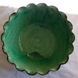Ancient saladier varnished Provence