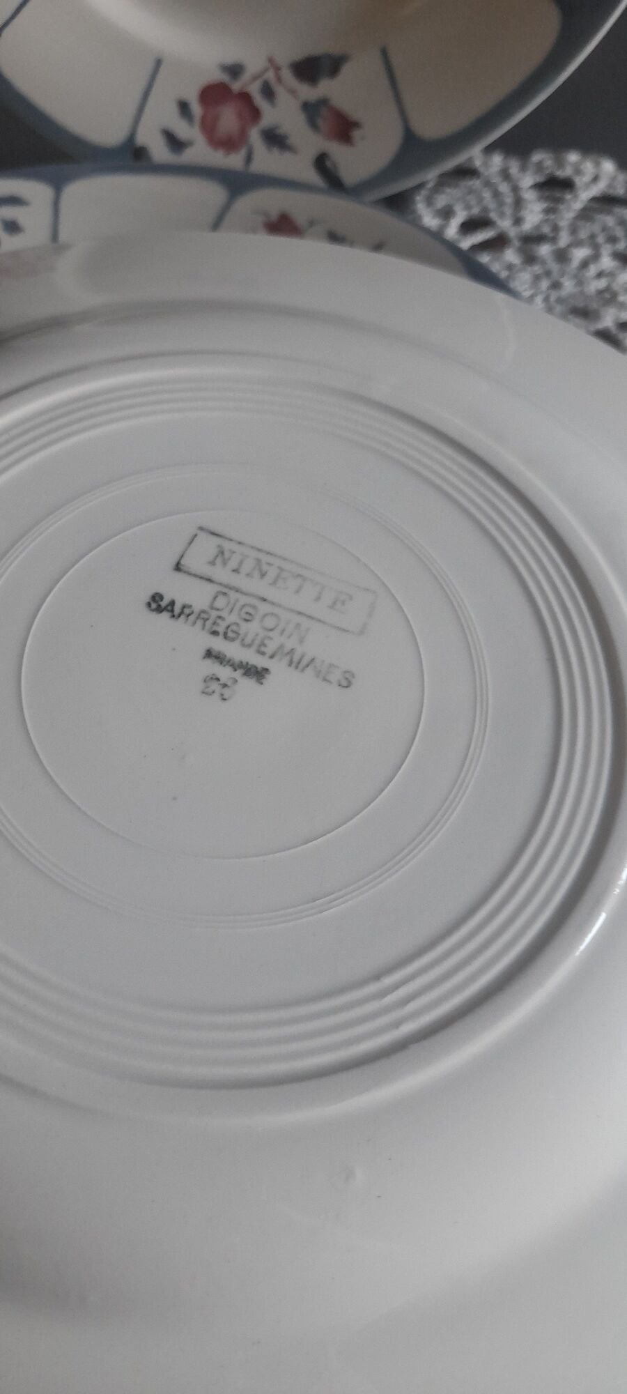 6 flat plates "Ninette" from the Digoin Sarreguemines manufacture, France