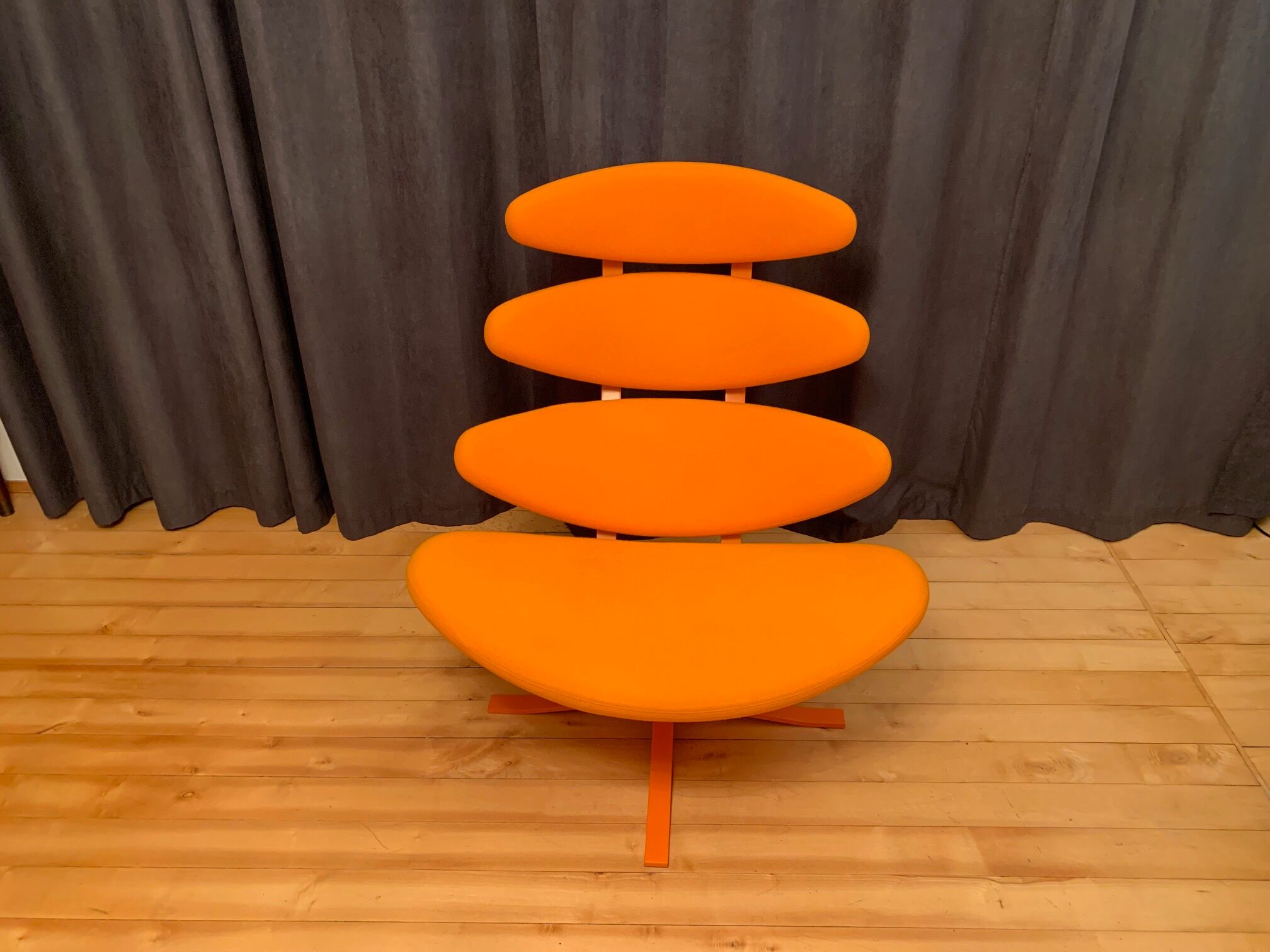 Corona Sepctrum armchair, model EJ 5-S, designed by Poul M. Volther, Erik Jørgensen, Denmark.