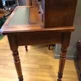 Louis Philippe office with financial