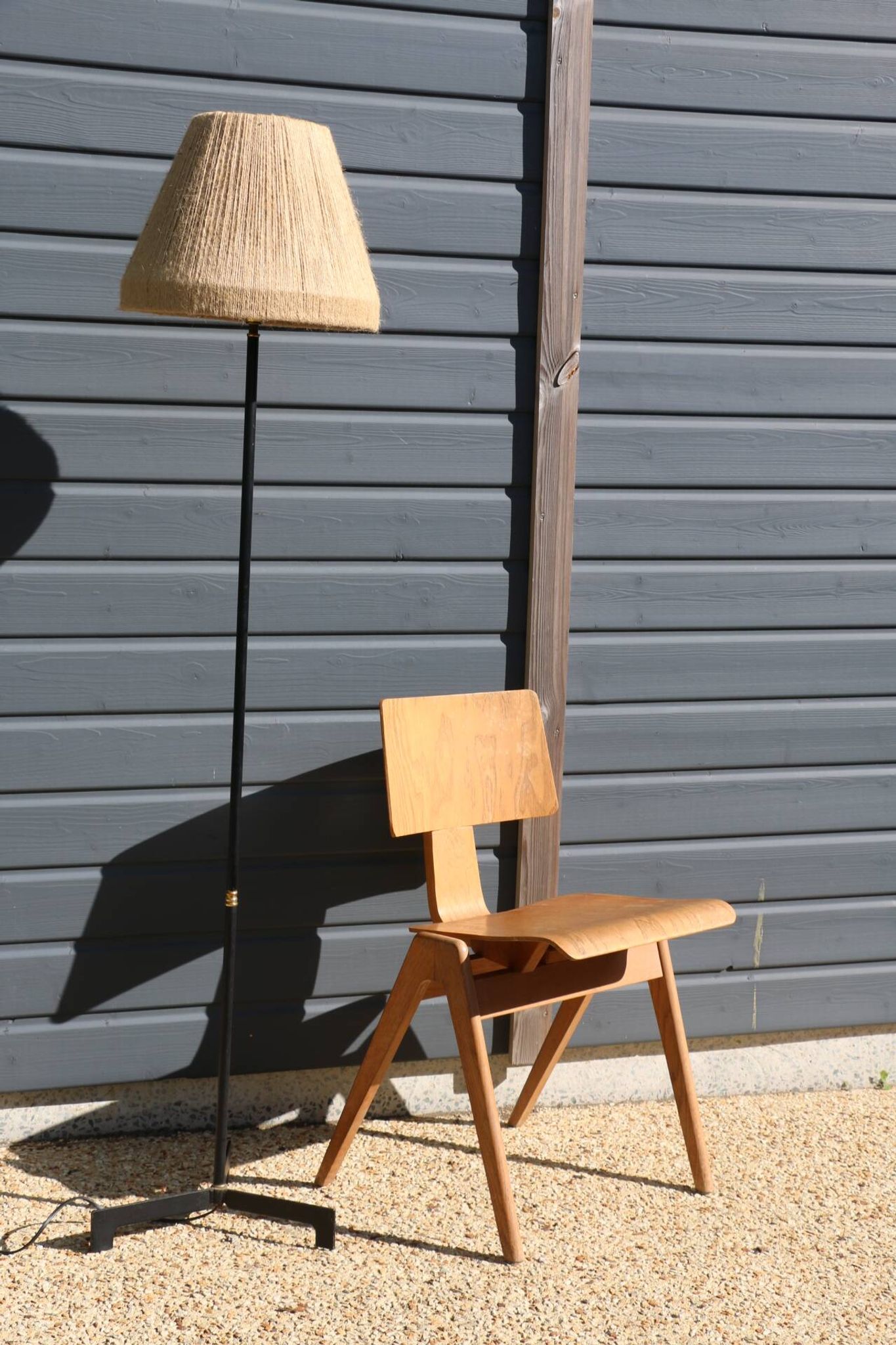 Lampadaire moderniste métal bois