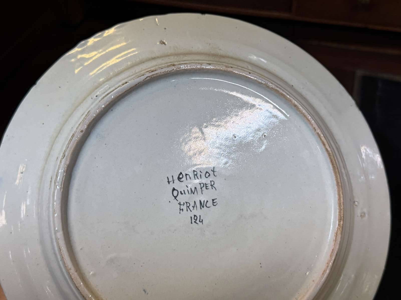 Pair of Quimper earthenware plates from the 1930s.