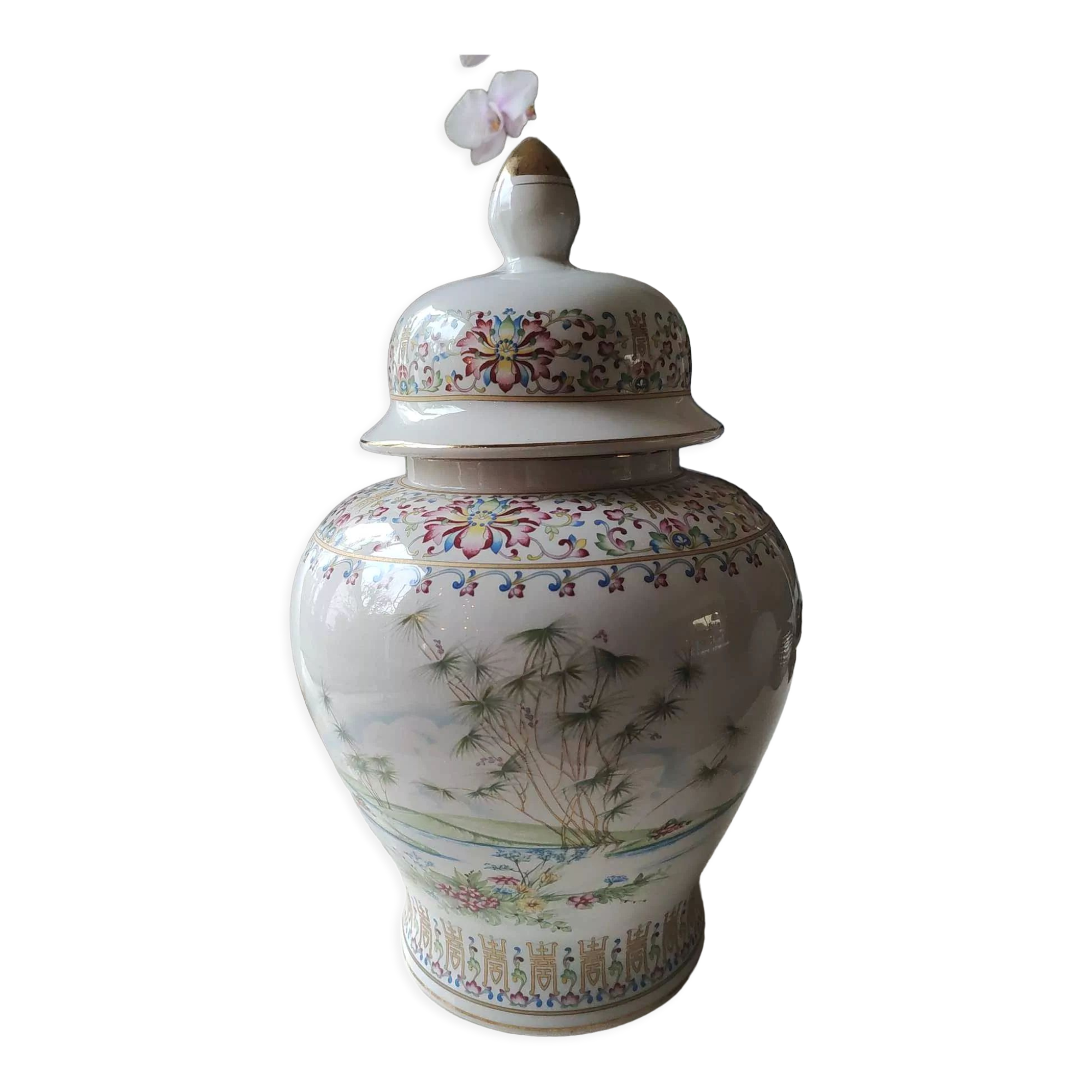 Vase with handcrafted Asian style porcelain lid