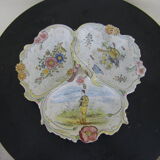 Handle plate with three compartments called "beggar"