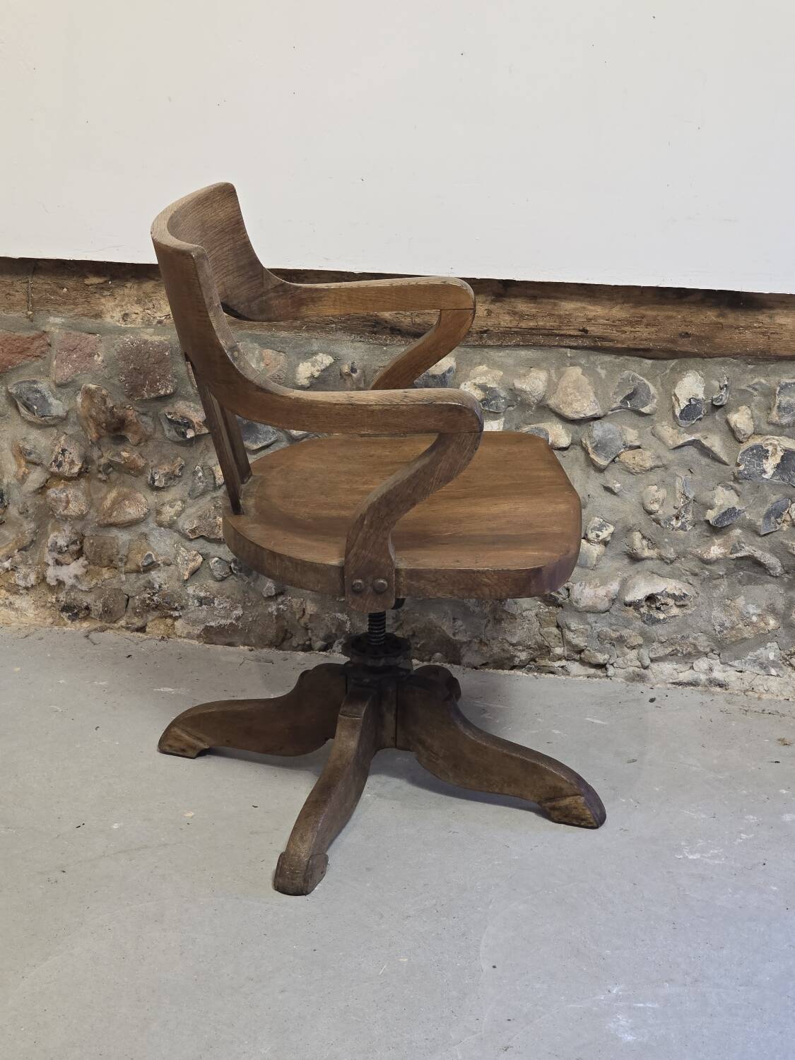 English American office armchair circa 1900 in oak