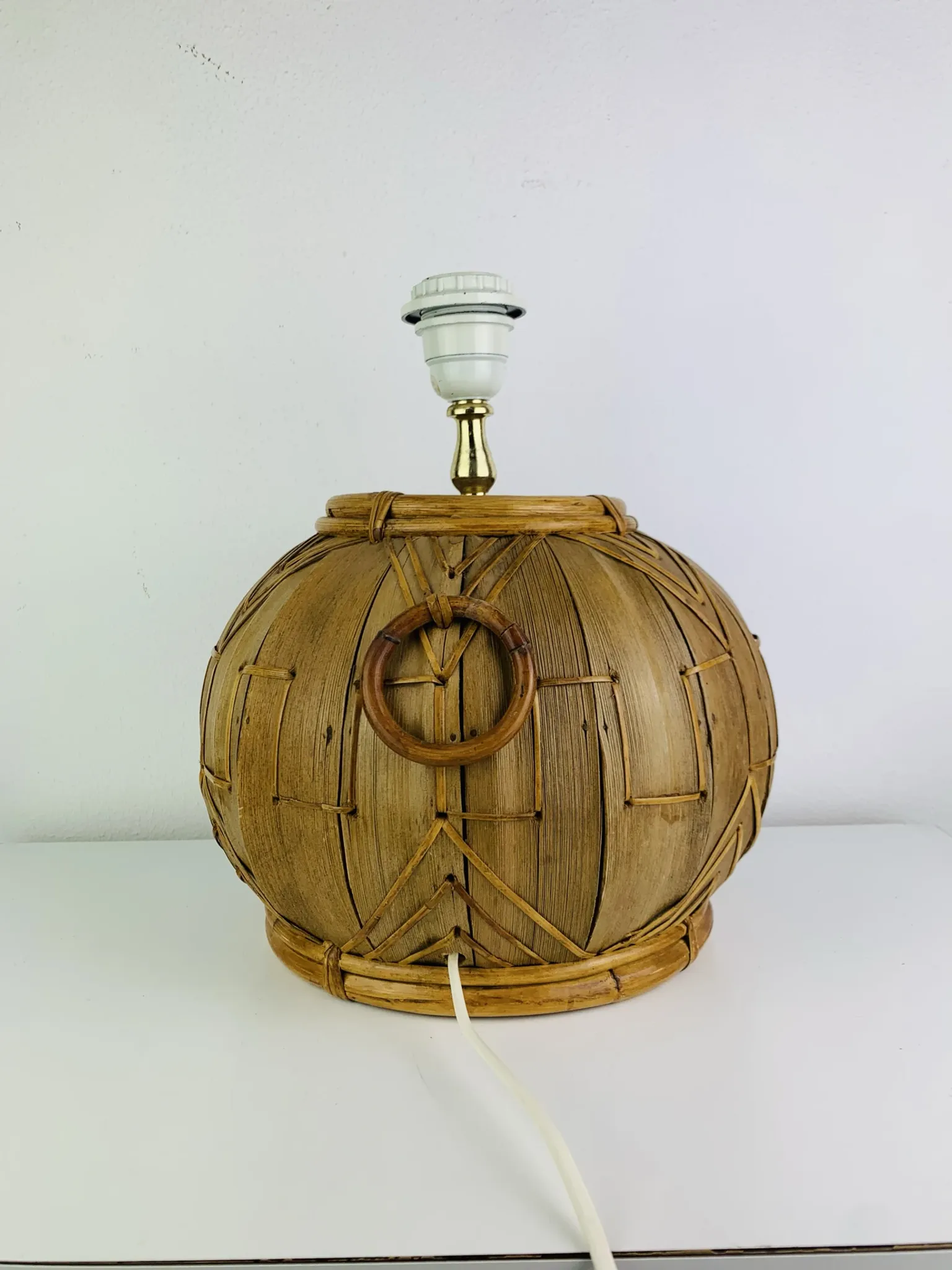 Lampe boule en osier des années 60, style Jungle Chic