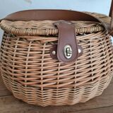 Rattan fisherman's basket or bag