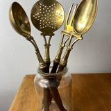 Couverts de service authentiques en laiton et bois
