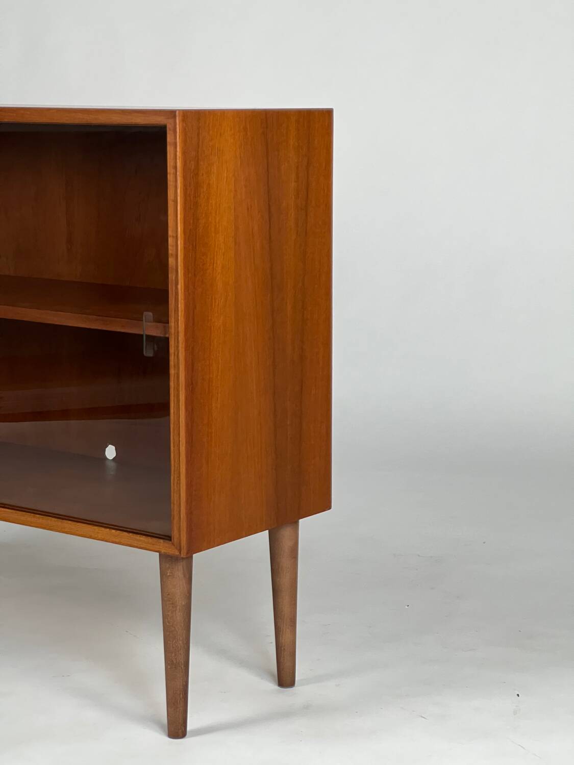 Bibliothèque, buffet vitré en teck, années 60