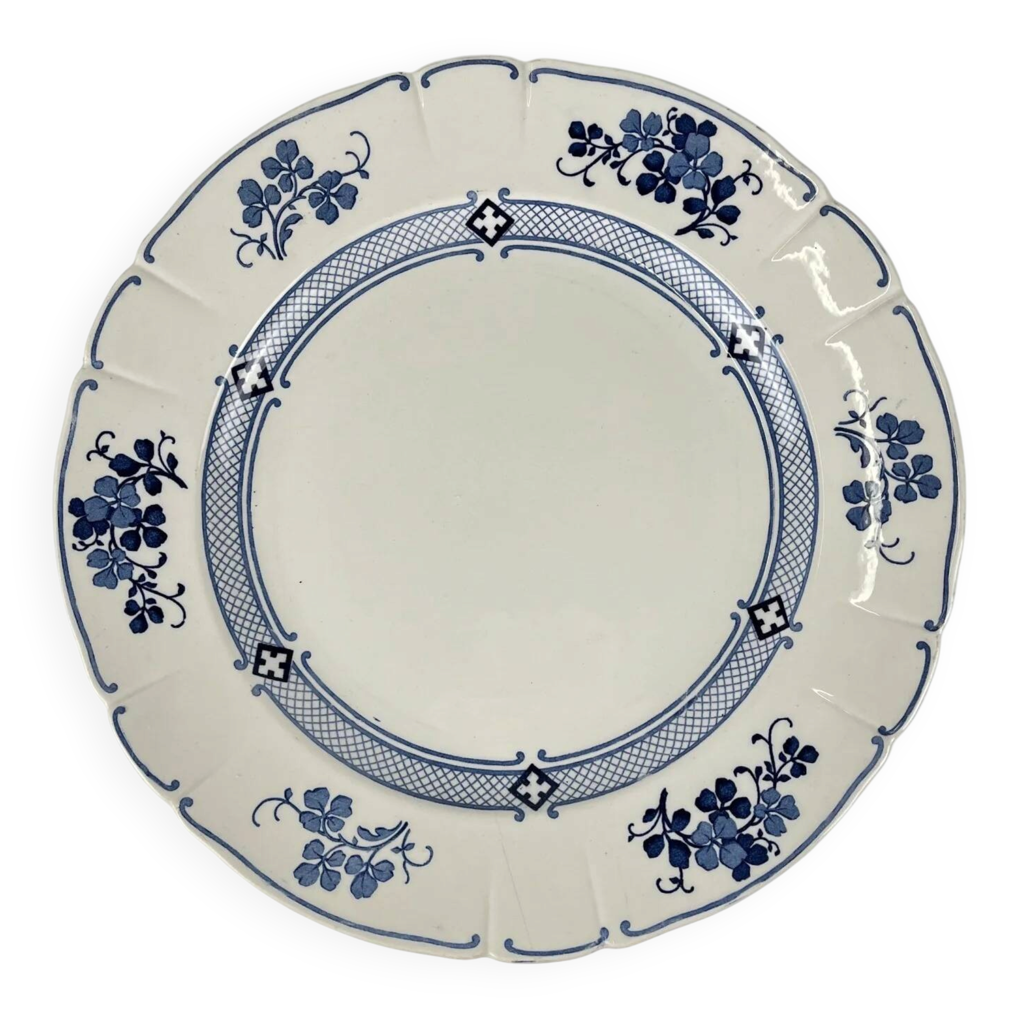 Large round plate Terre de Fer KG Lunéville, model "Jane", blue, 1890-1915.