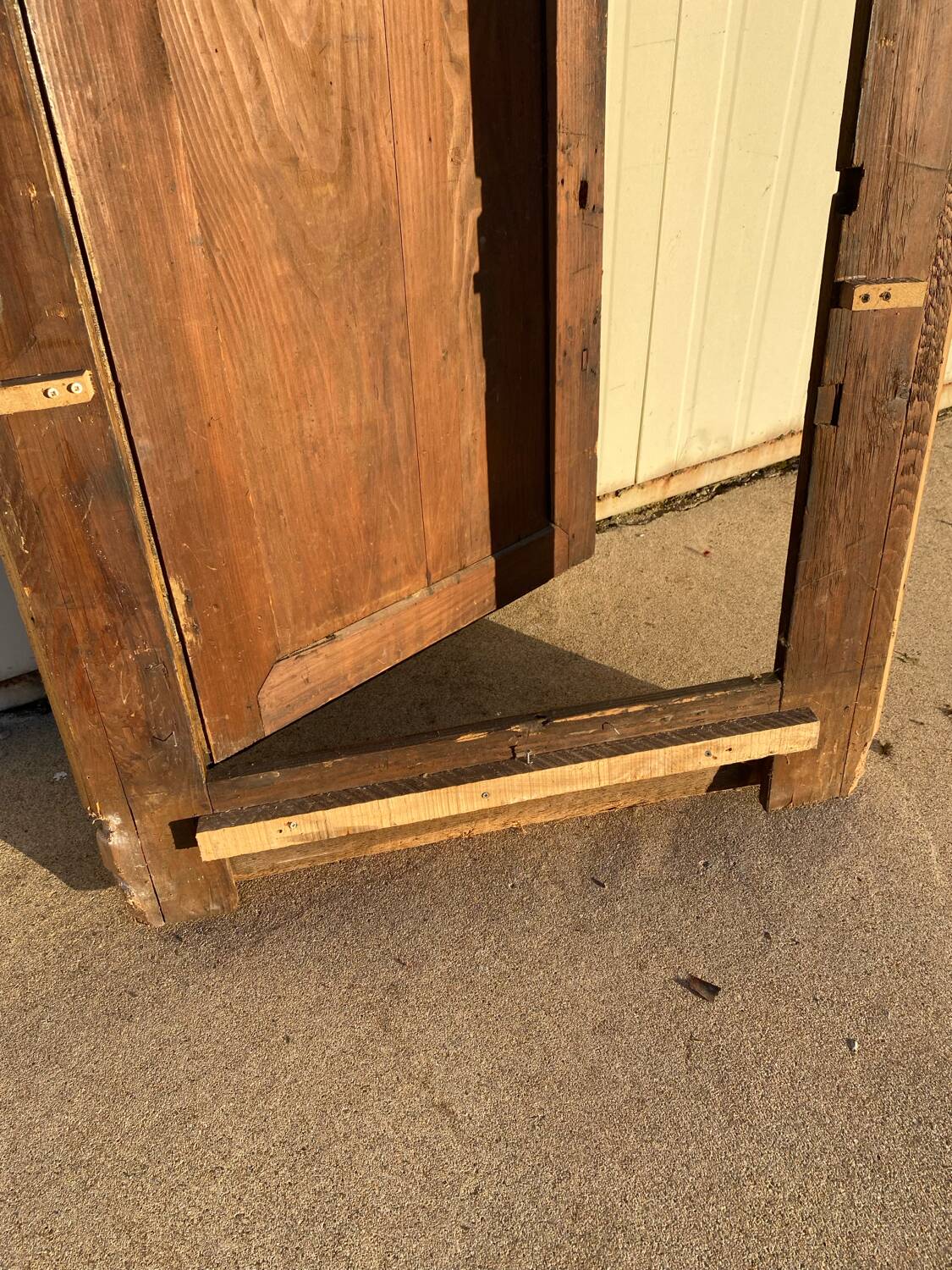 Lorraine cupboard front