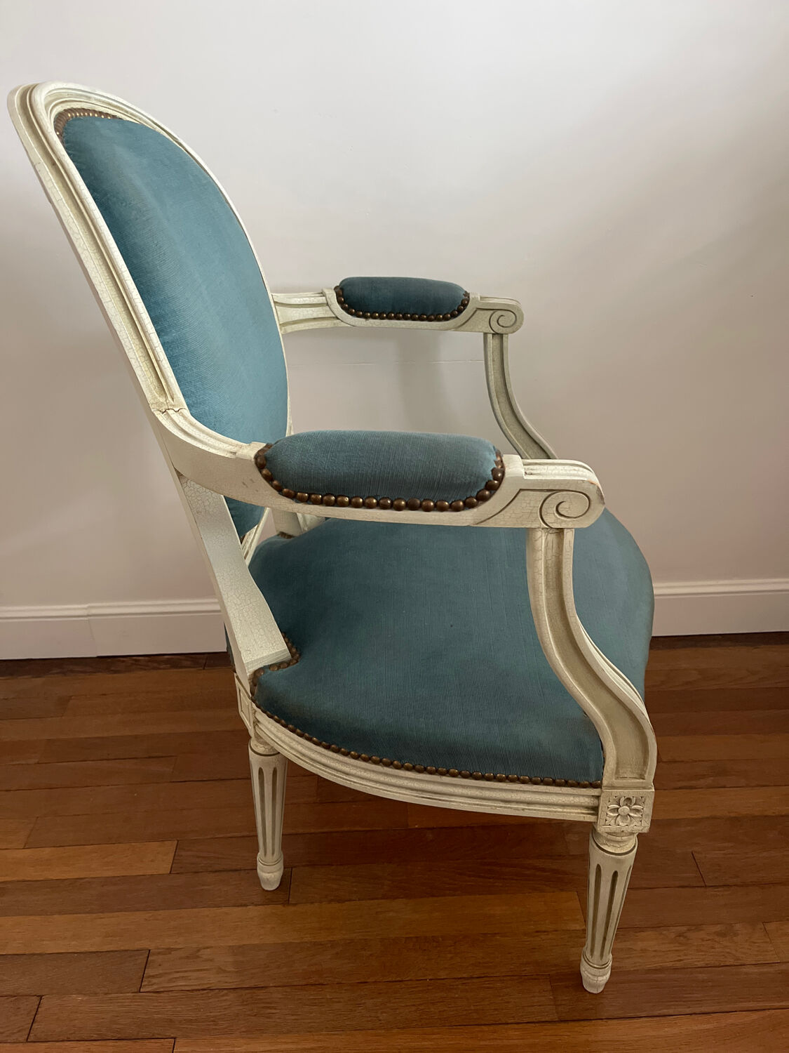 Blue velvet medallion armchair in Louis XVI style