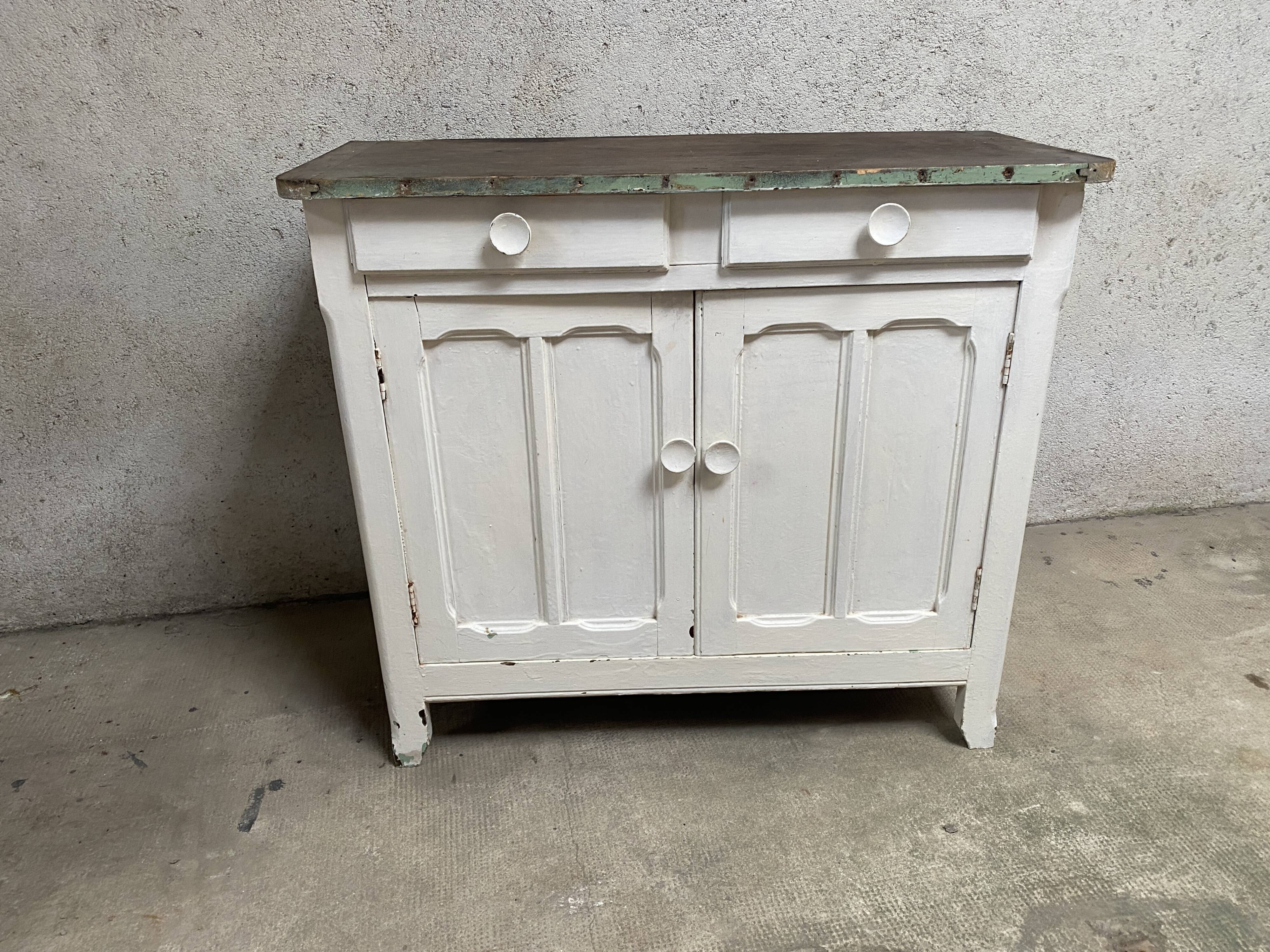 Parisian buffet to repaint