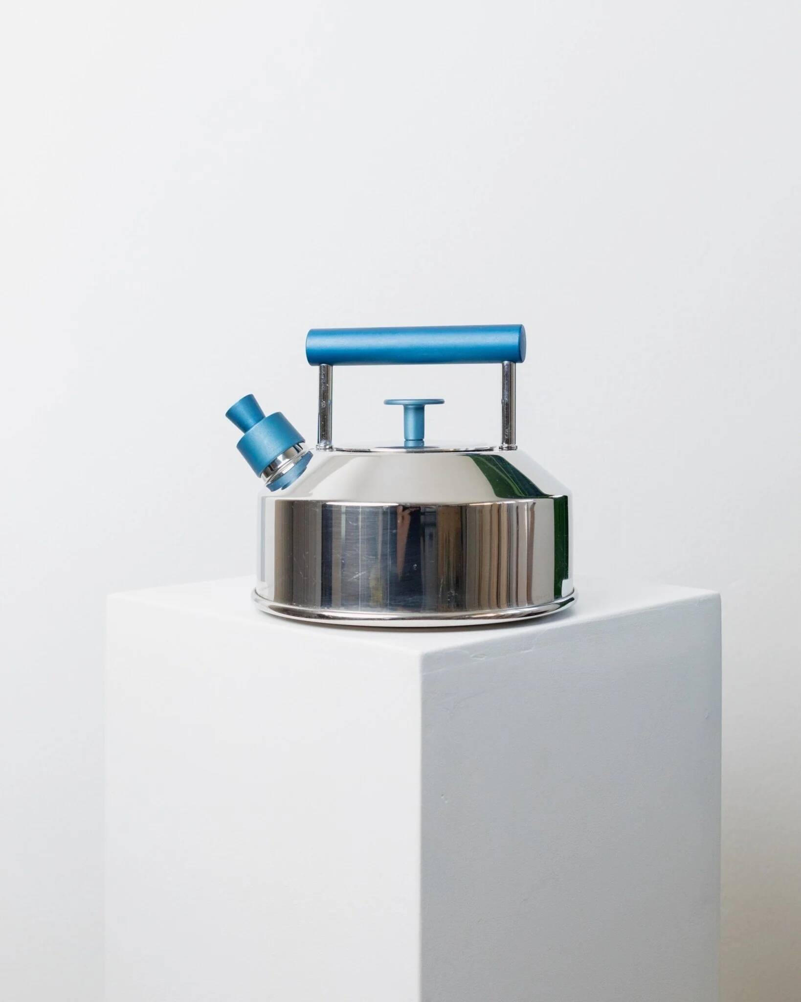 Vintage stainless steel kettle with blue accents - Italian Prandelli 1980s Memphis-inspired design by Raunkjaer Kjaergaard
