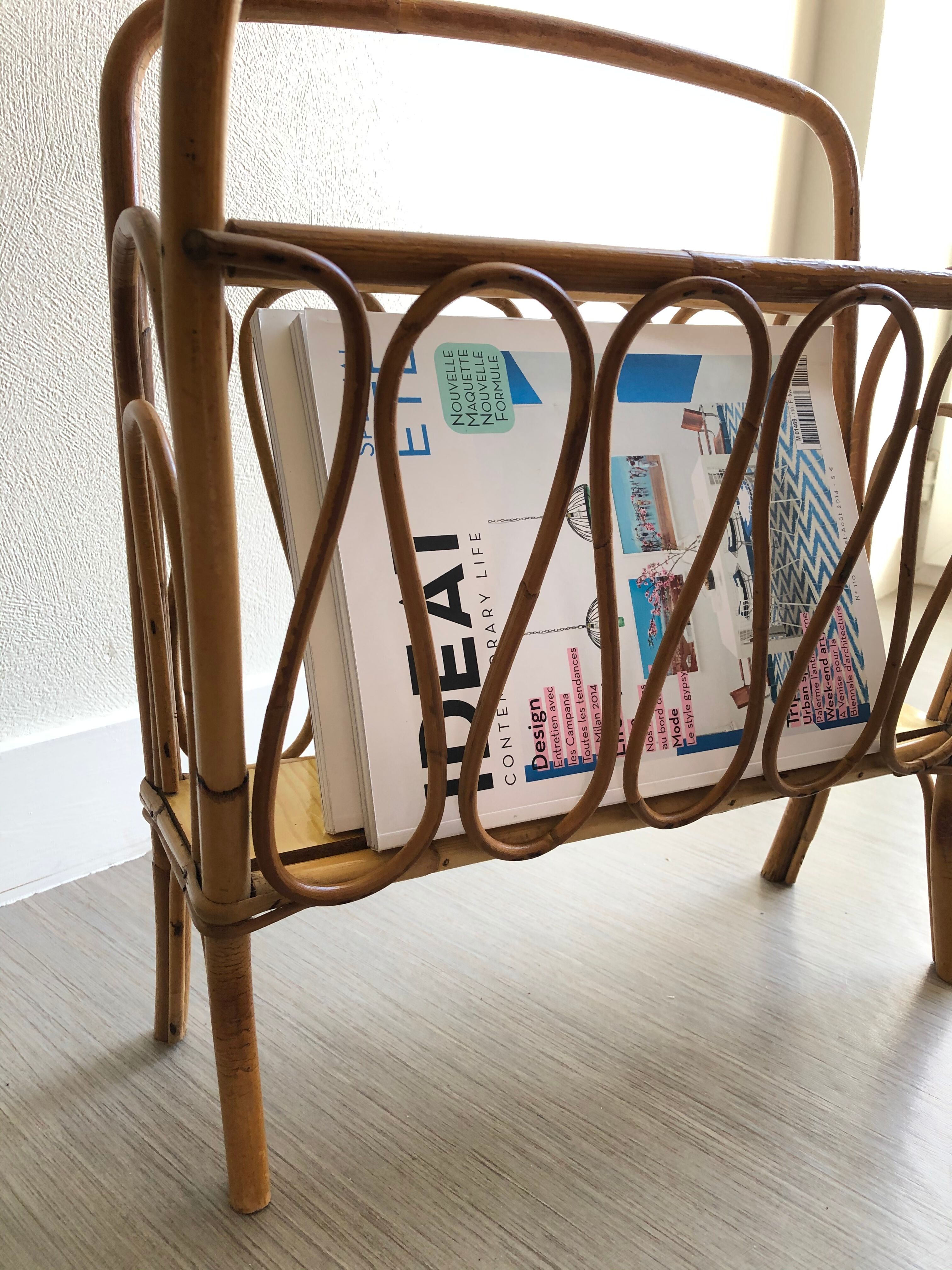 Ratin magazine holder