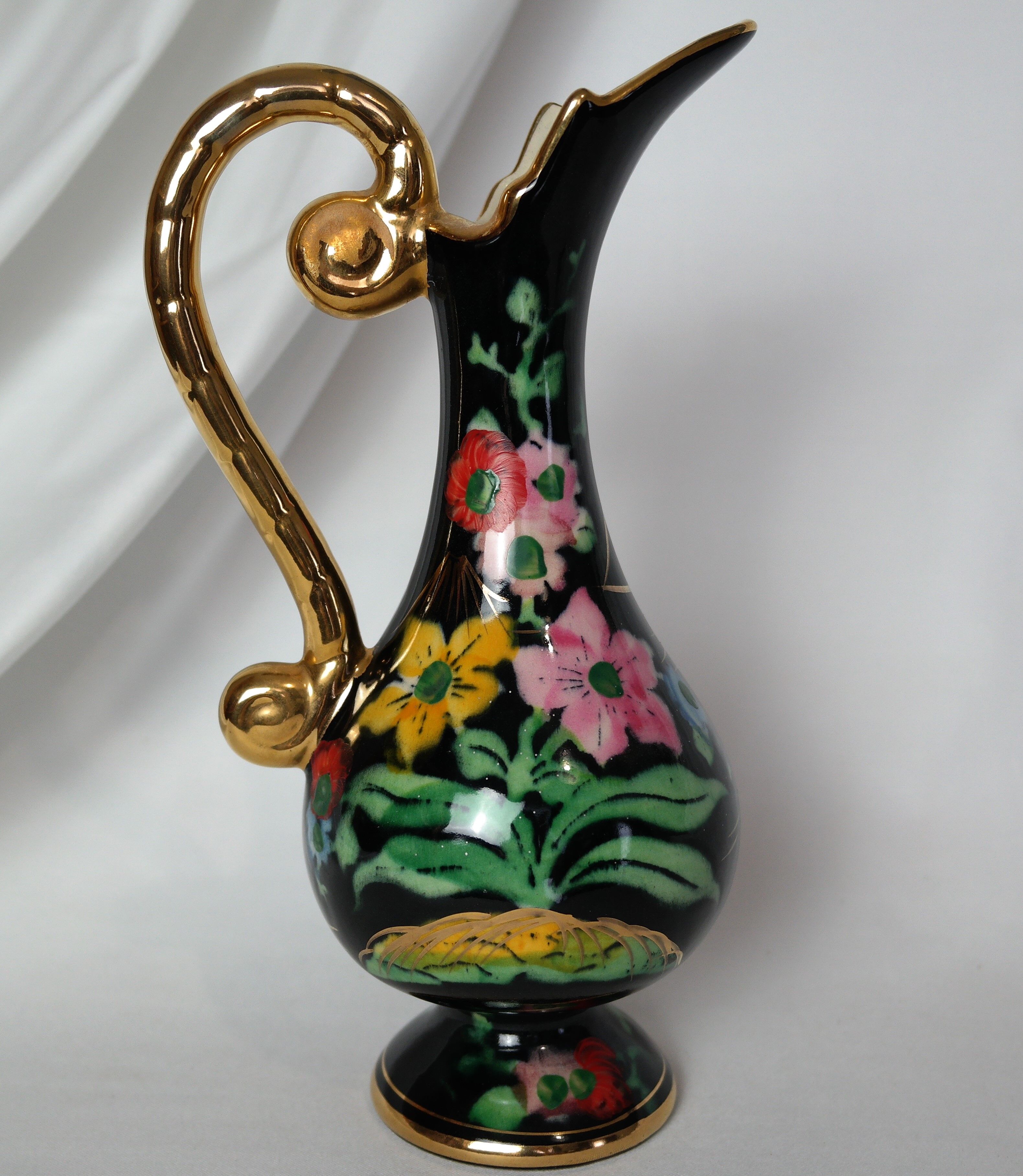 Vintage ceramic needle