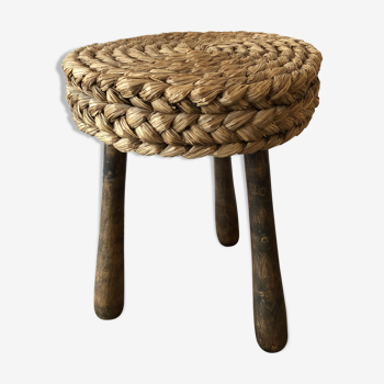 Wooden and mulch tripod stool