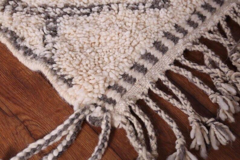 Traditional handwoven Berber rug size 200x300 cm