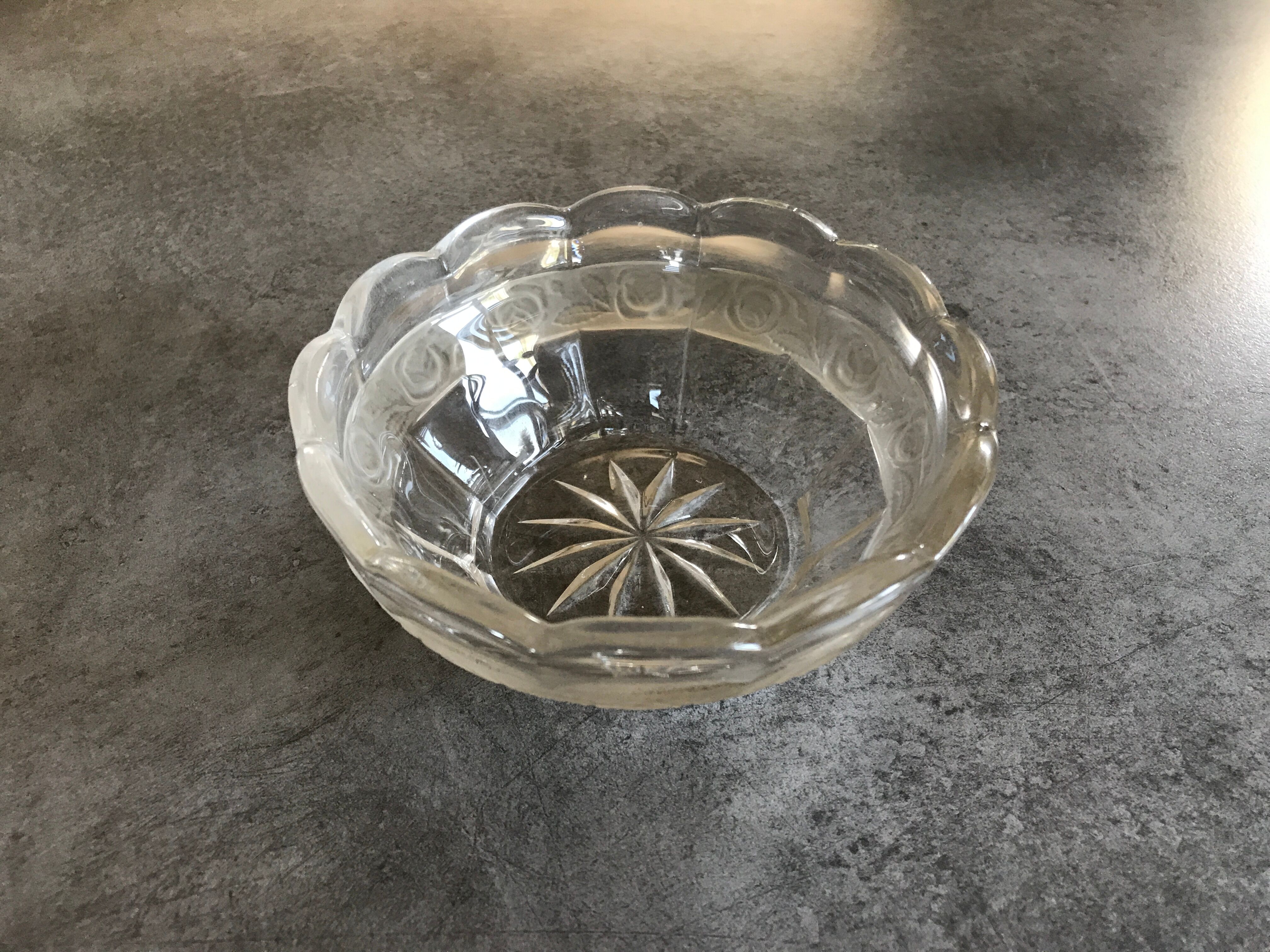 Cup in glass with decoration of frieze floral frosted art deco