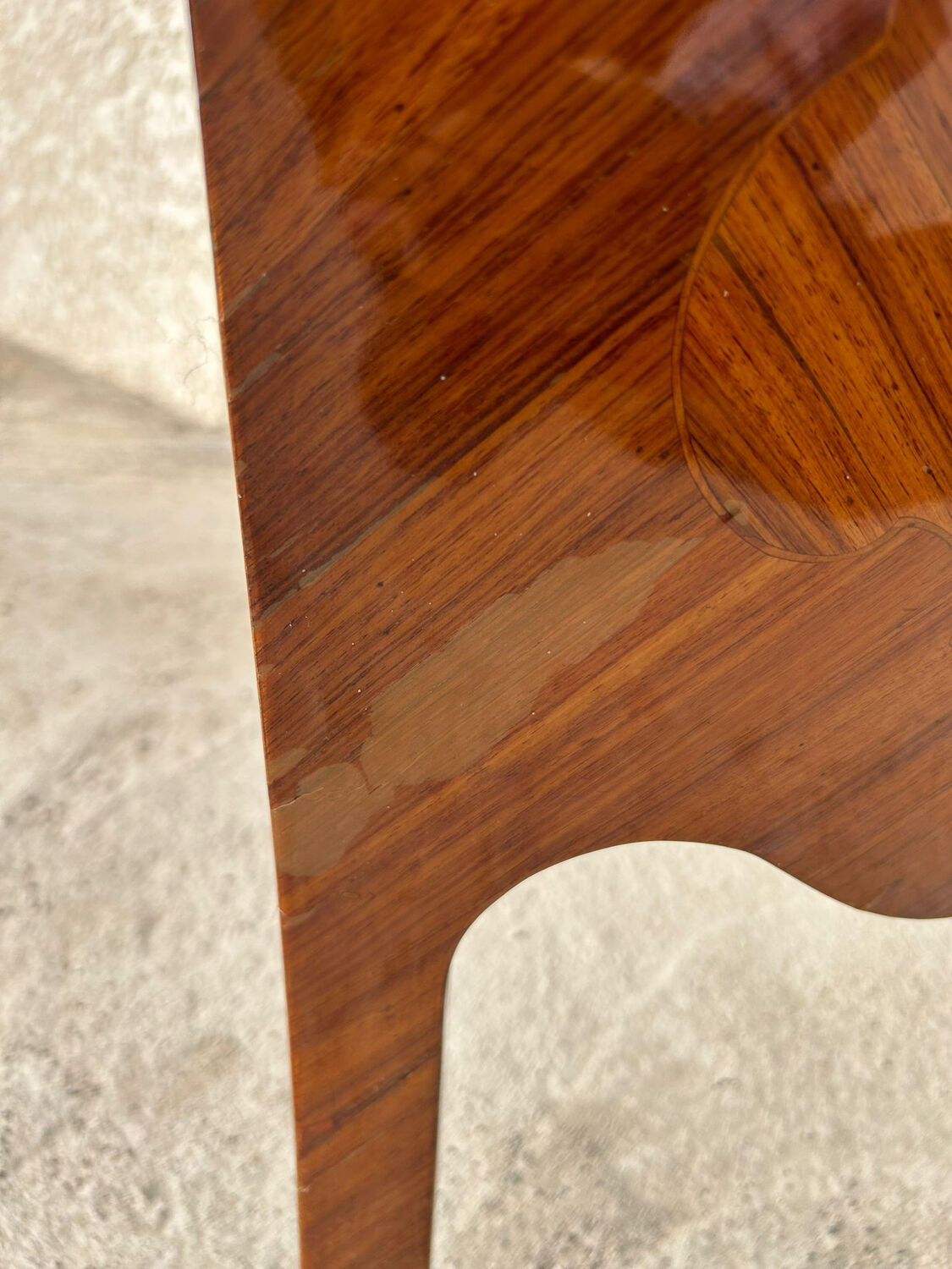 Rosewood chest of drawers