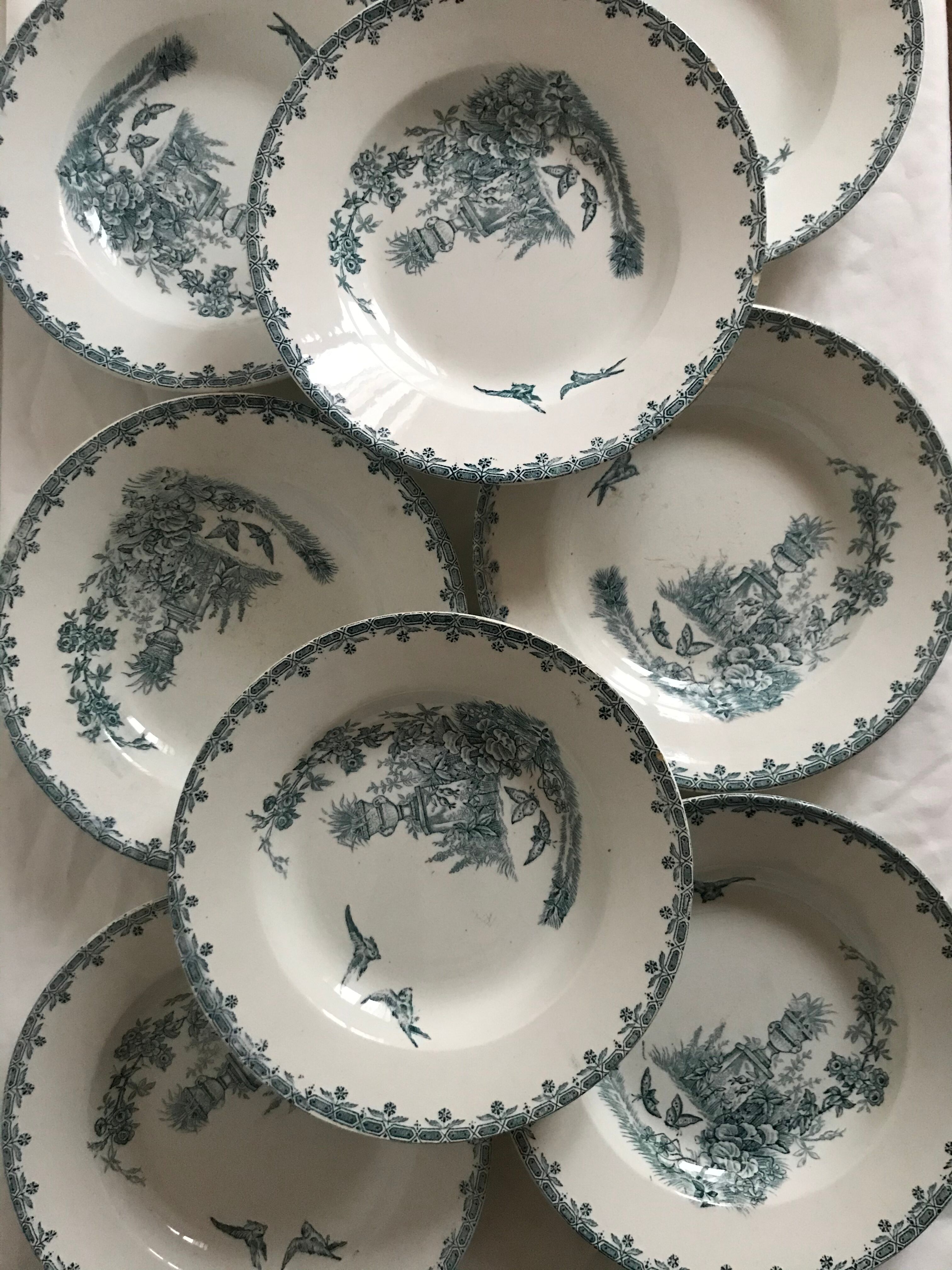 Lot of 8 hollow iron earth plates