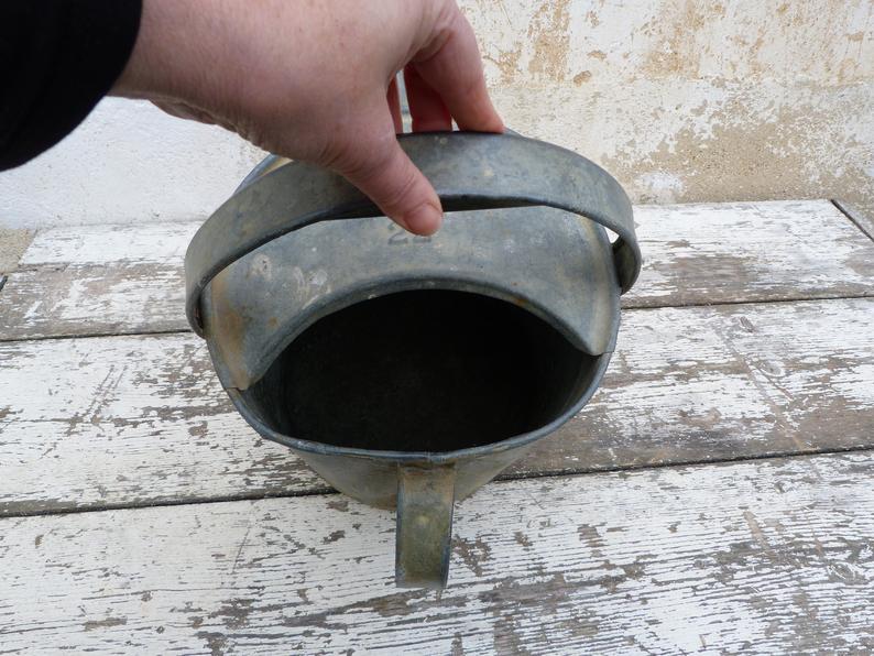 Former zinc watering can