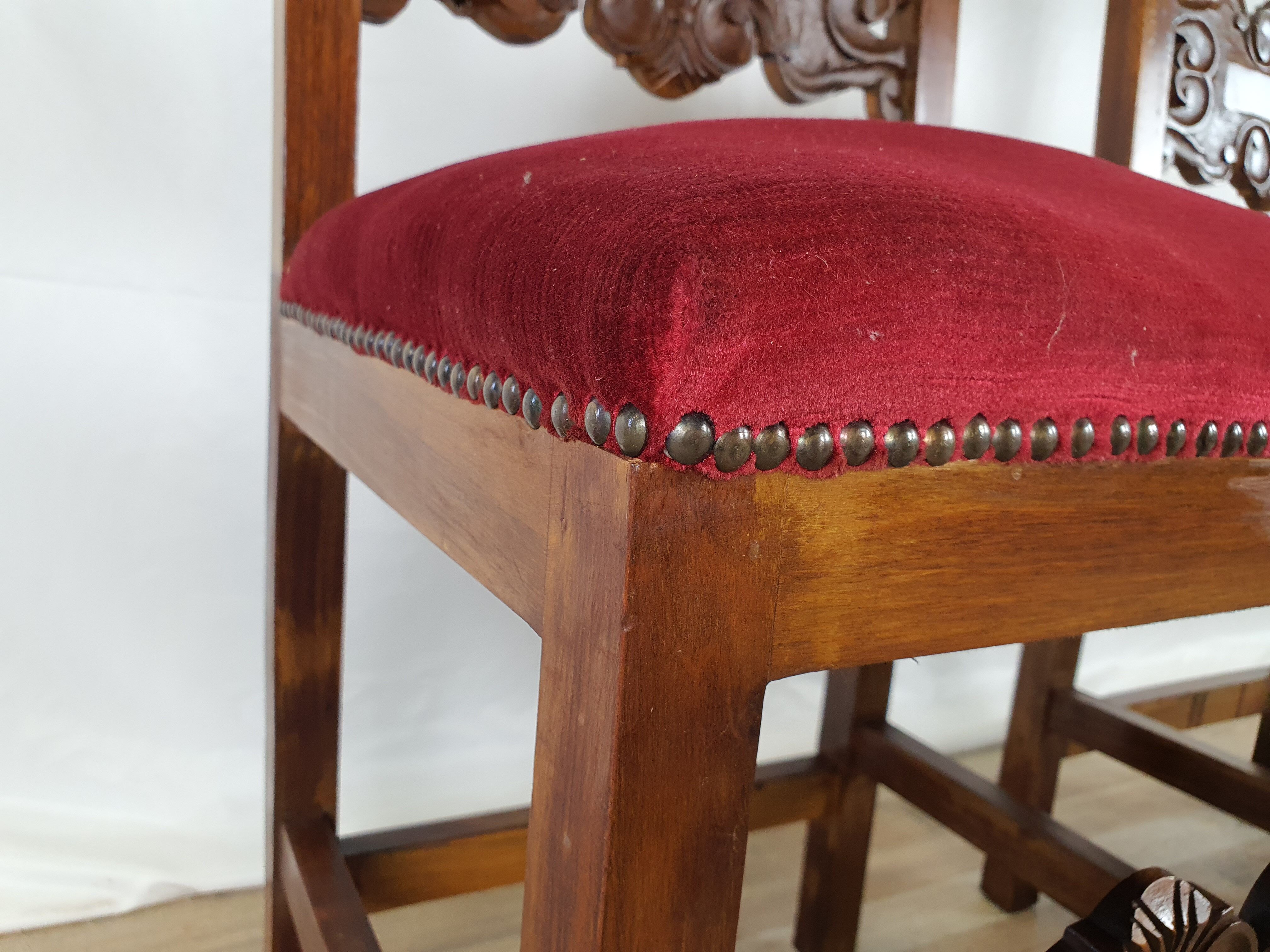 Pair of Renaissance chairs from the early 1900s