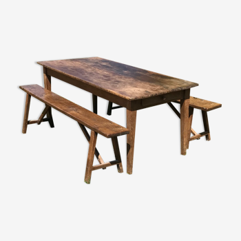 Table de ferme et sa paire de bancs