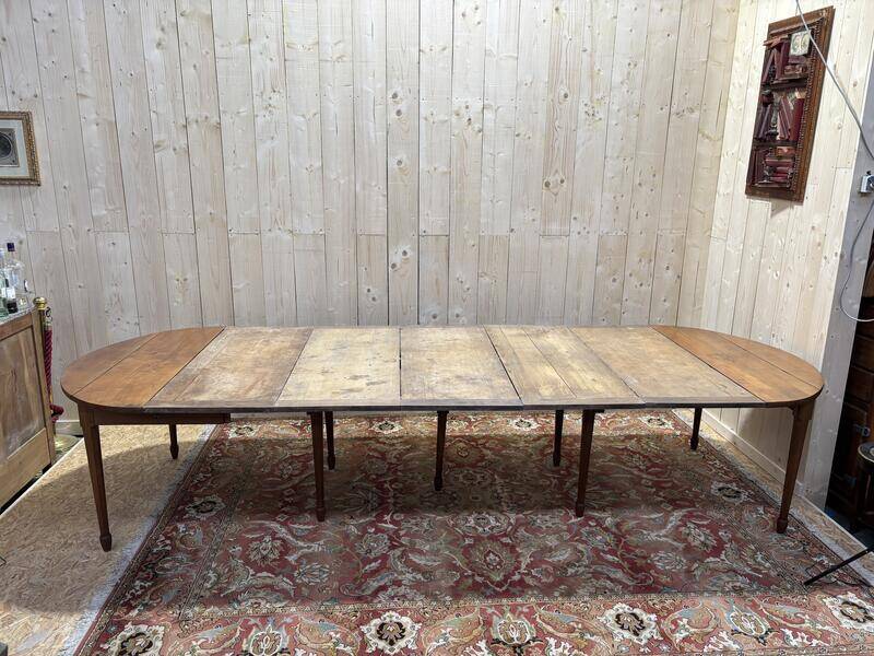 Table ovale en merisier 25 personnes