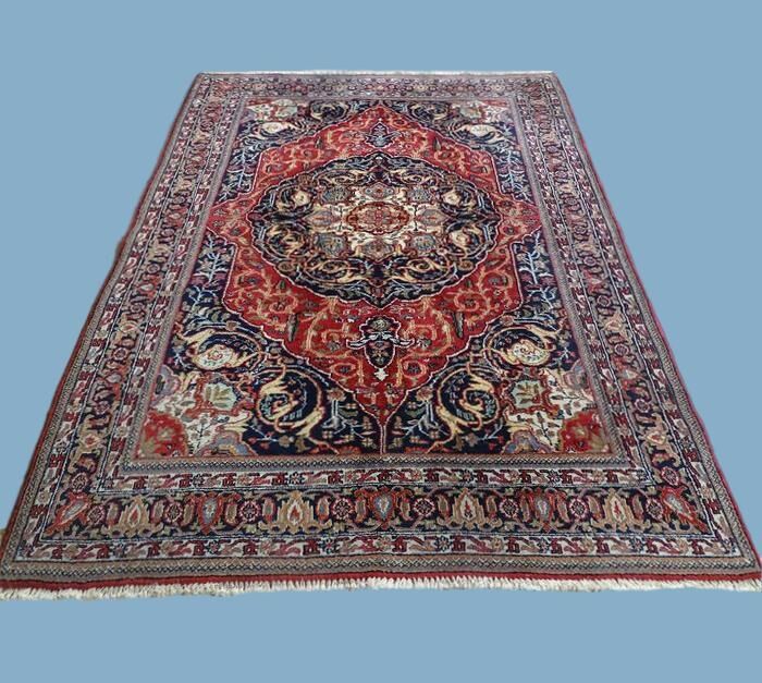 Persian Tabriz carpet, 135 cm x 195 cm, Iran, Hand knotted wool, 1980, perfect condition
