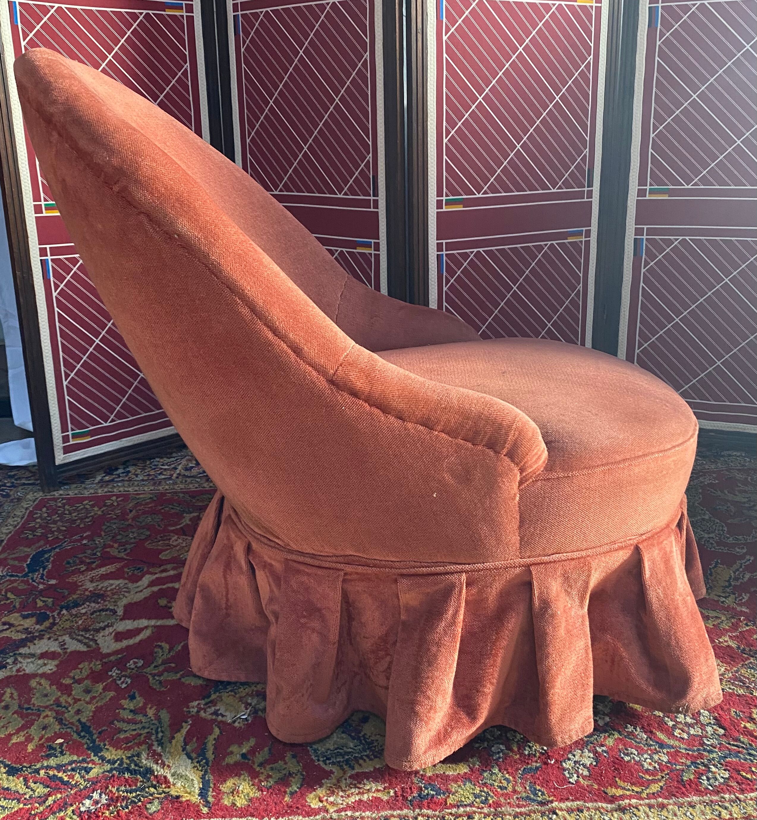 Pink velvet toad armchair