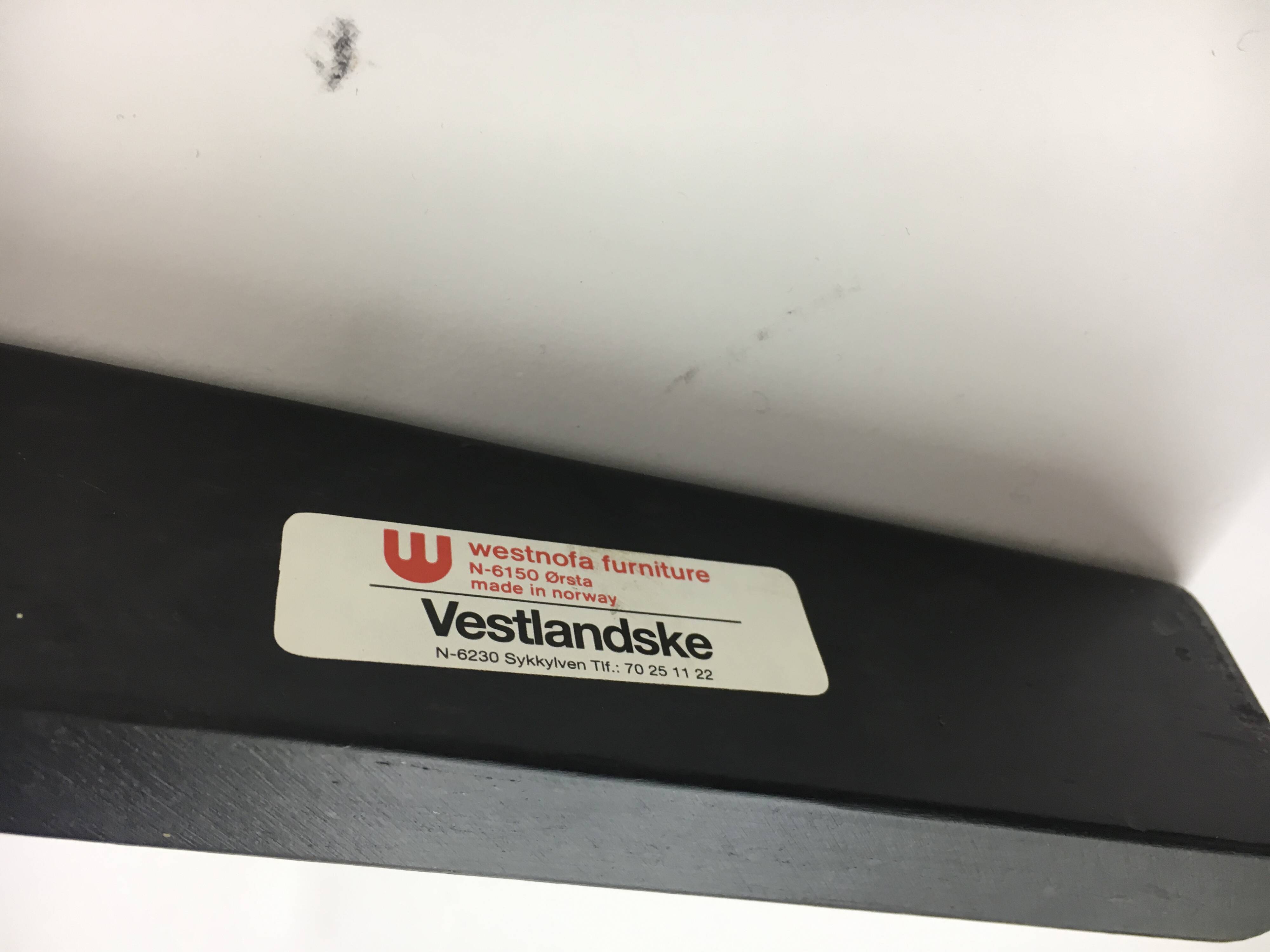 Mid-Century design black leather lounge chair by Ingmar Relling for Westnof