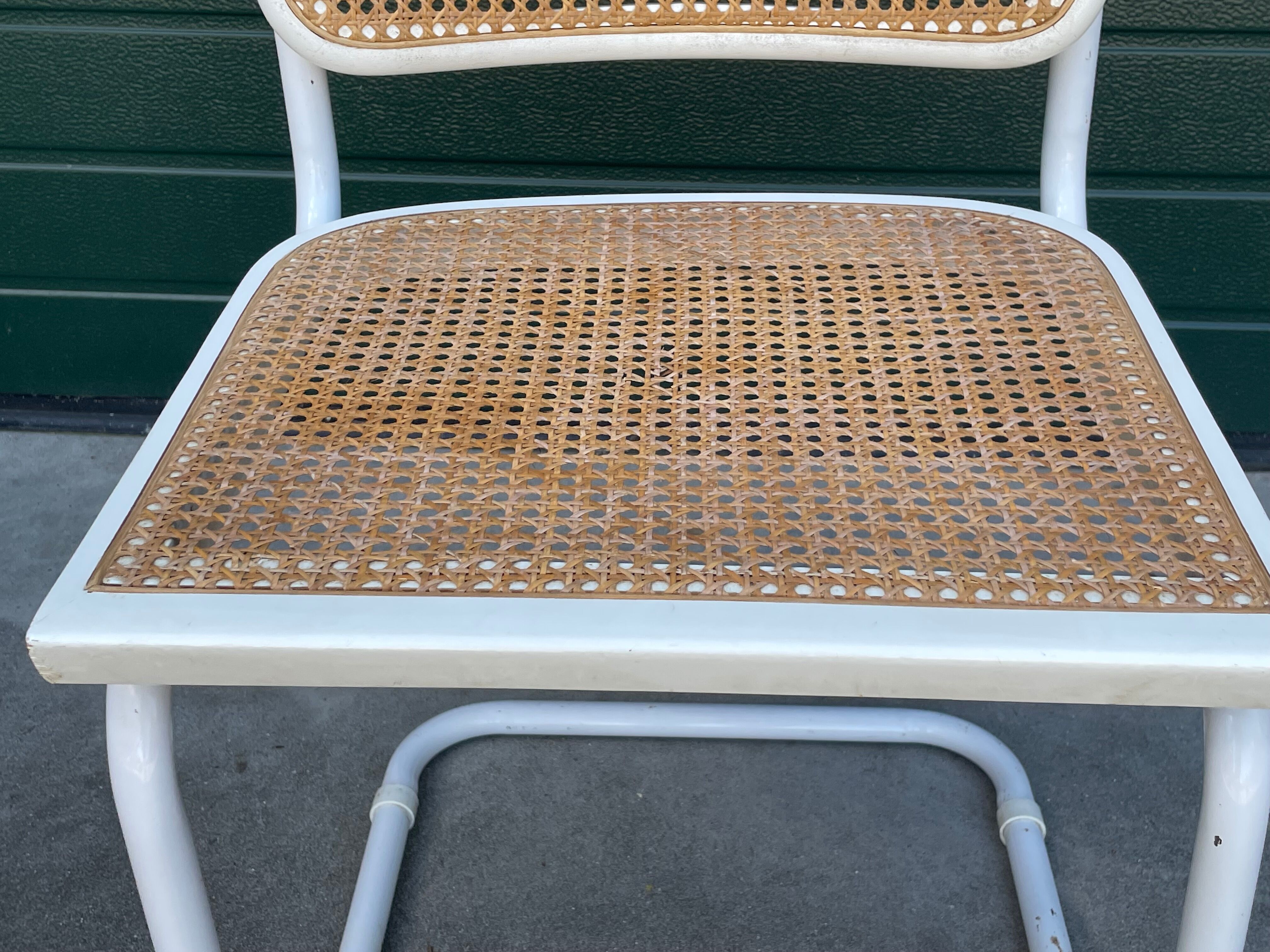 Set of 4 Cesca b32 model chairs in white by Marcel Breuer