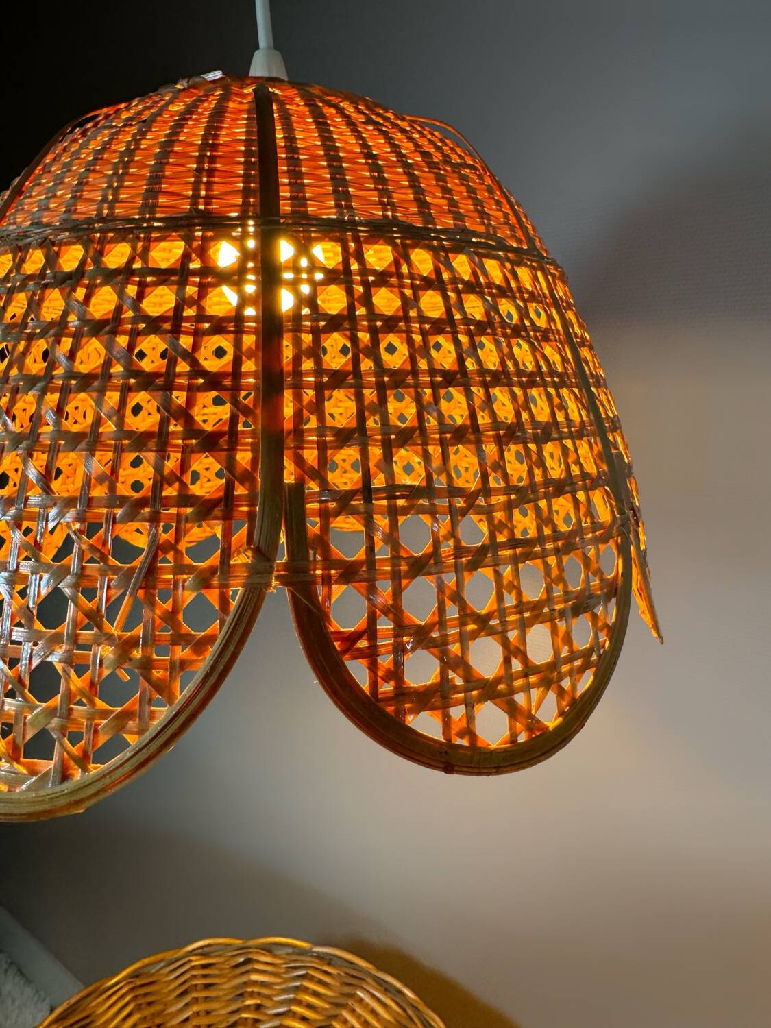 60s rattan flower chandelier