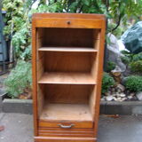 Workbook with curtain in oak