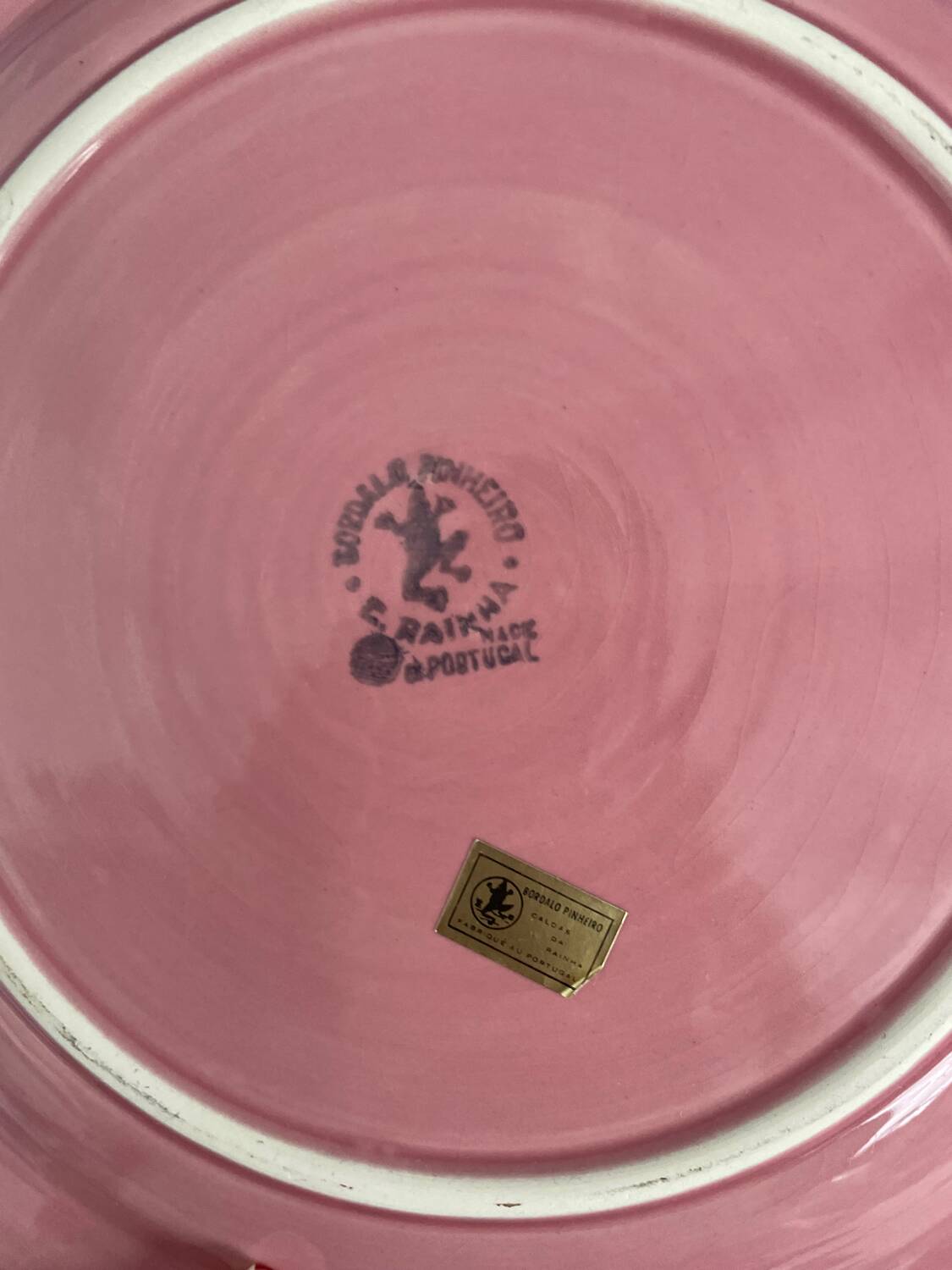 Soup tureen and bowl set with pink cabbage slip
