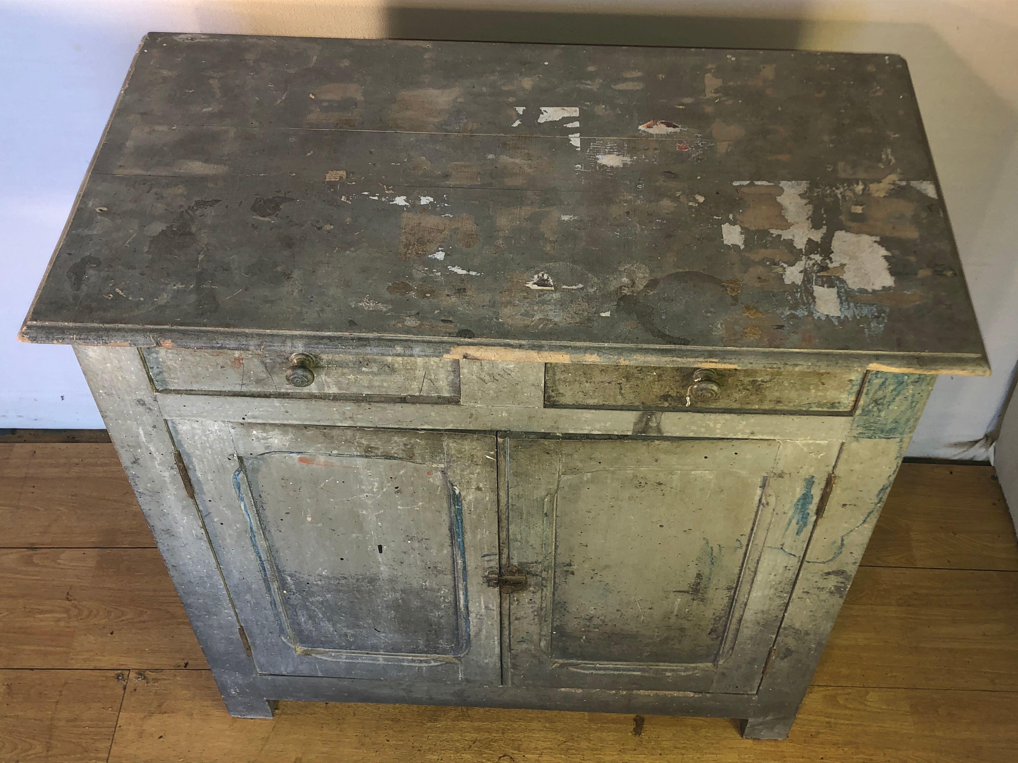 Buffet parisien gris patine ancienne