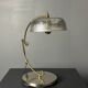 Lampe de table sculpturale ajustable des années 1960 avec abat-jour perforé.