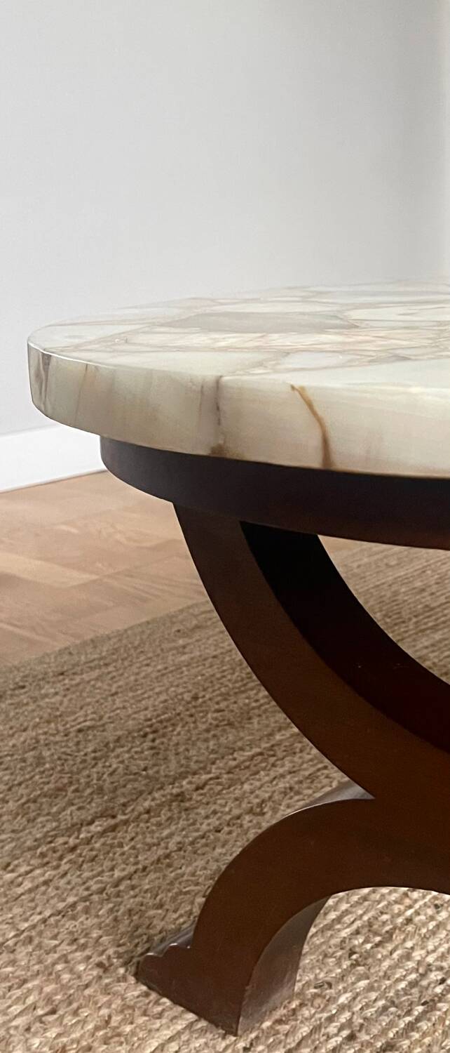 Coffee table in wood, marble and onyx.