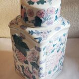 Pharmacy pot in earthenware decoration flowers