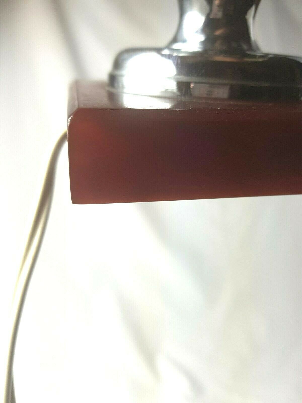 1950s 1950s 1950s gold metal and bakélite laying lamp