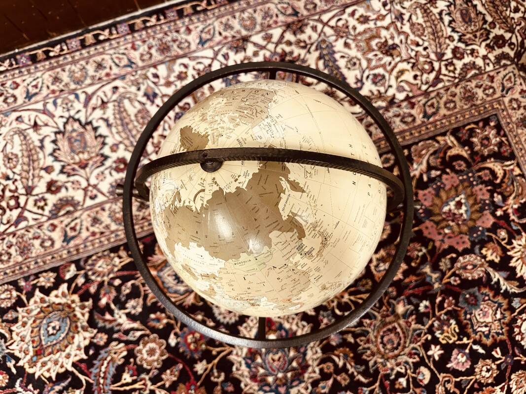 Globe sur pied