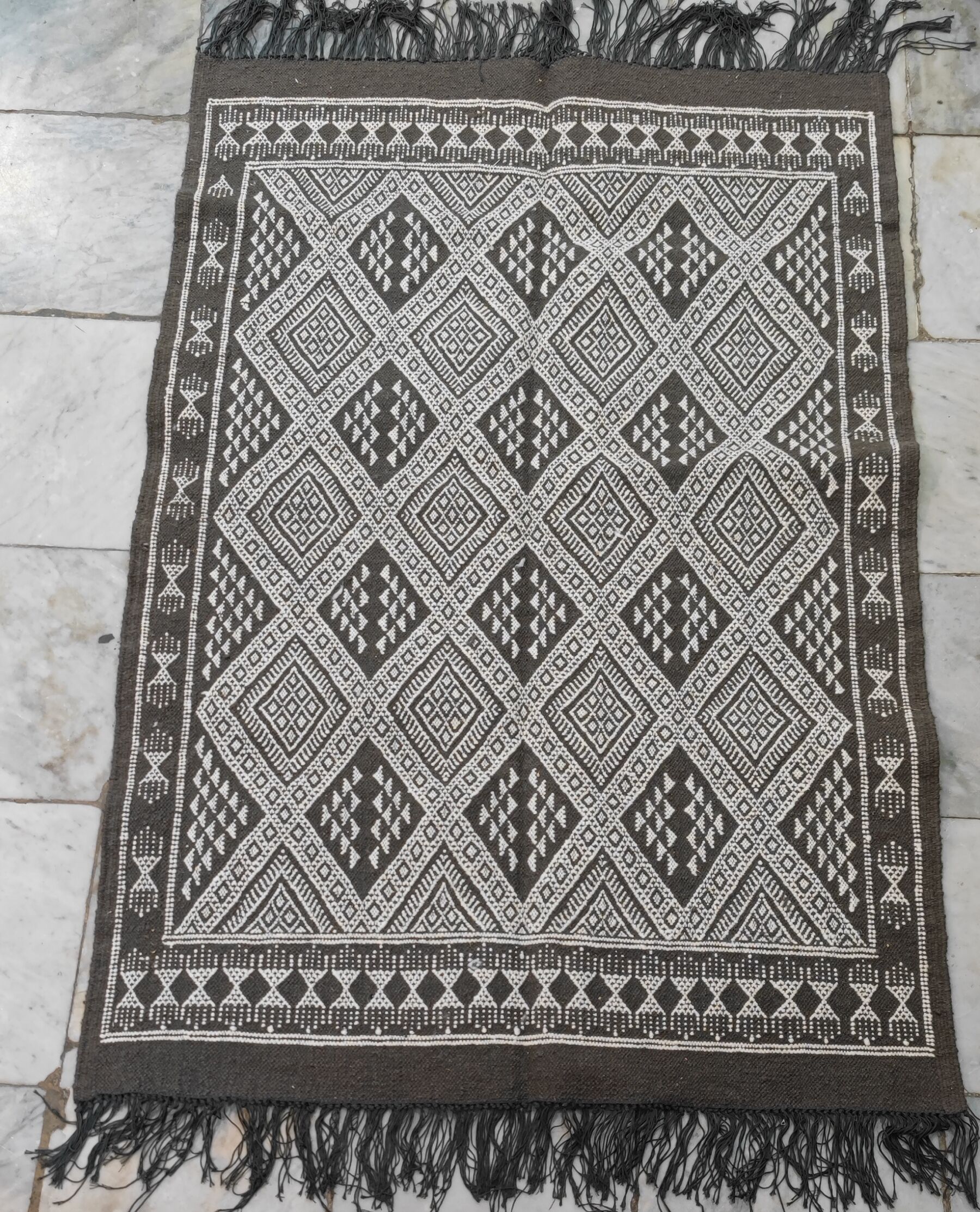 Handmade grey and white margoum carpet in natural wool