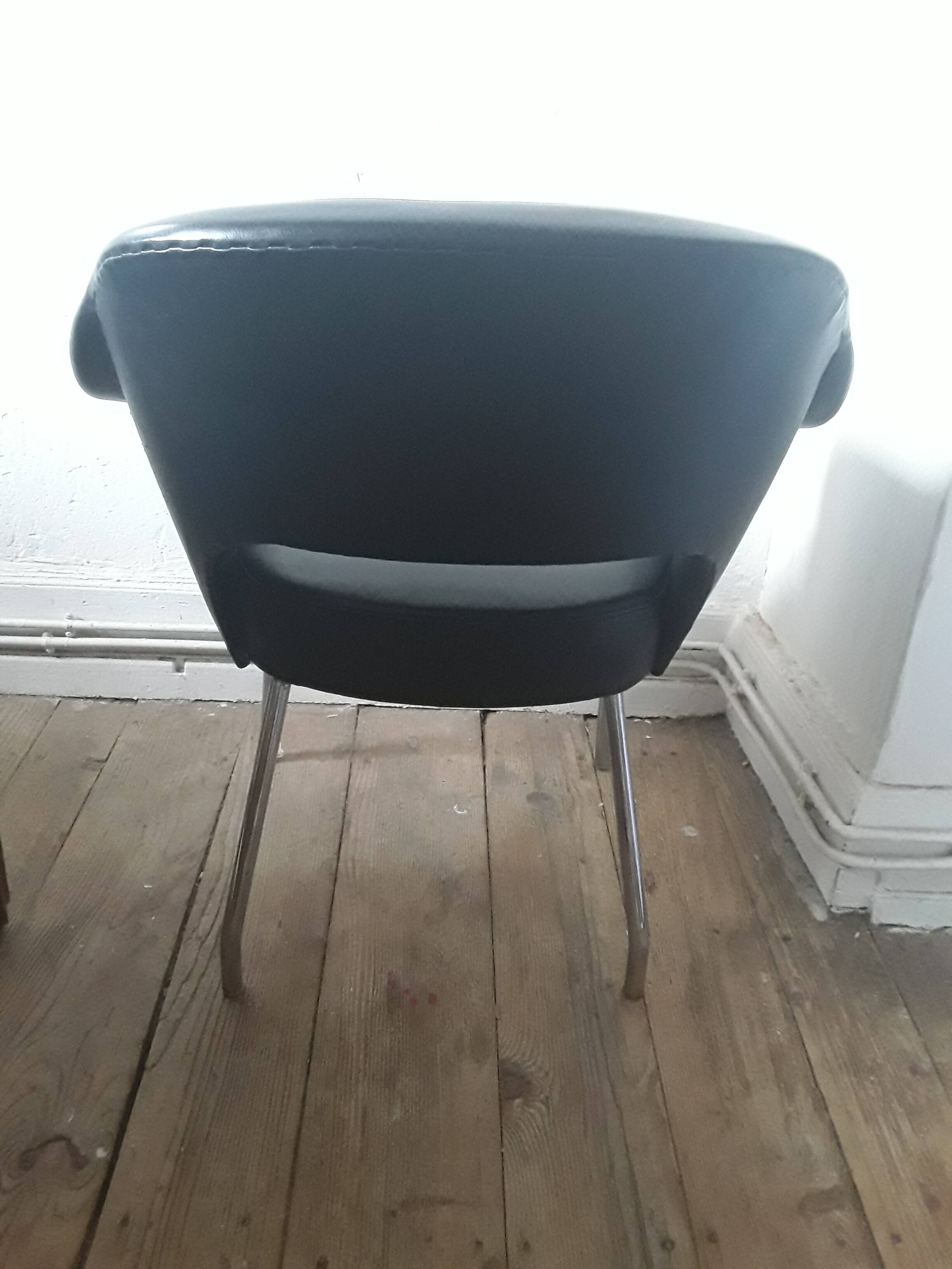 Knoll leather armchair