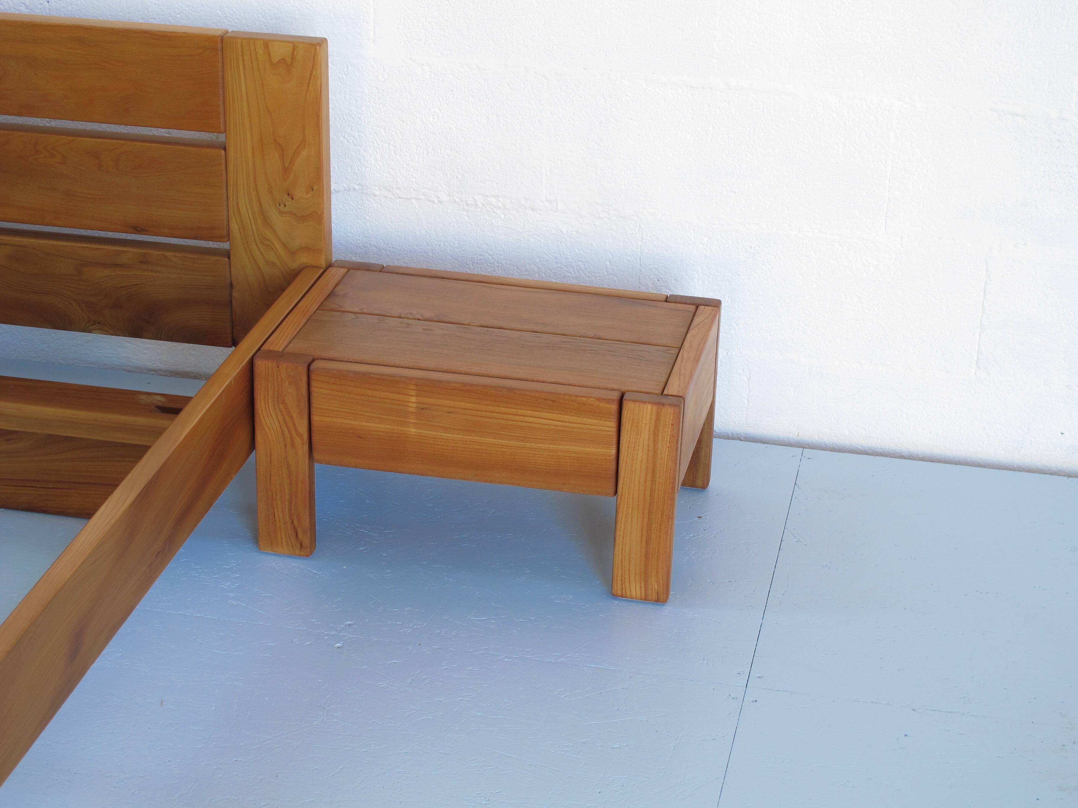 Regain solid elm bed