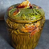 Sugar bowl in barbotine with oak branches