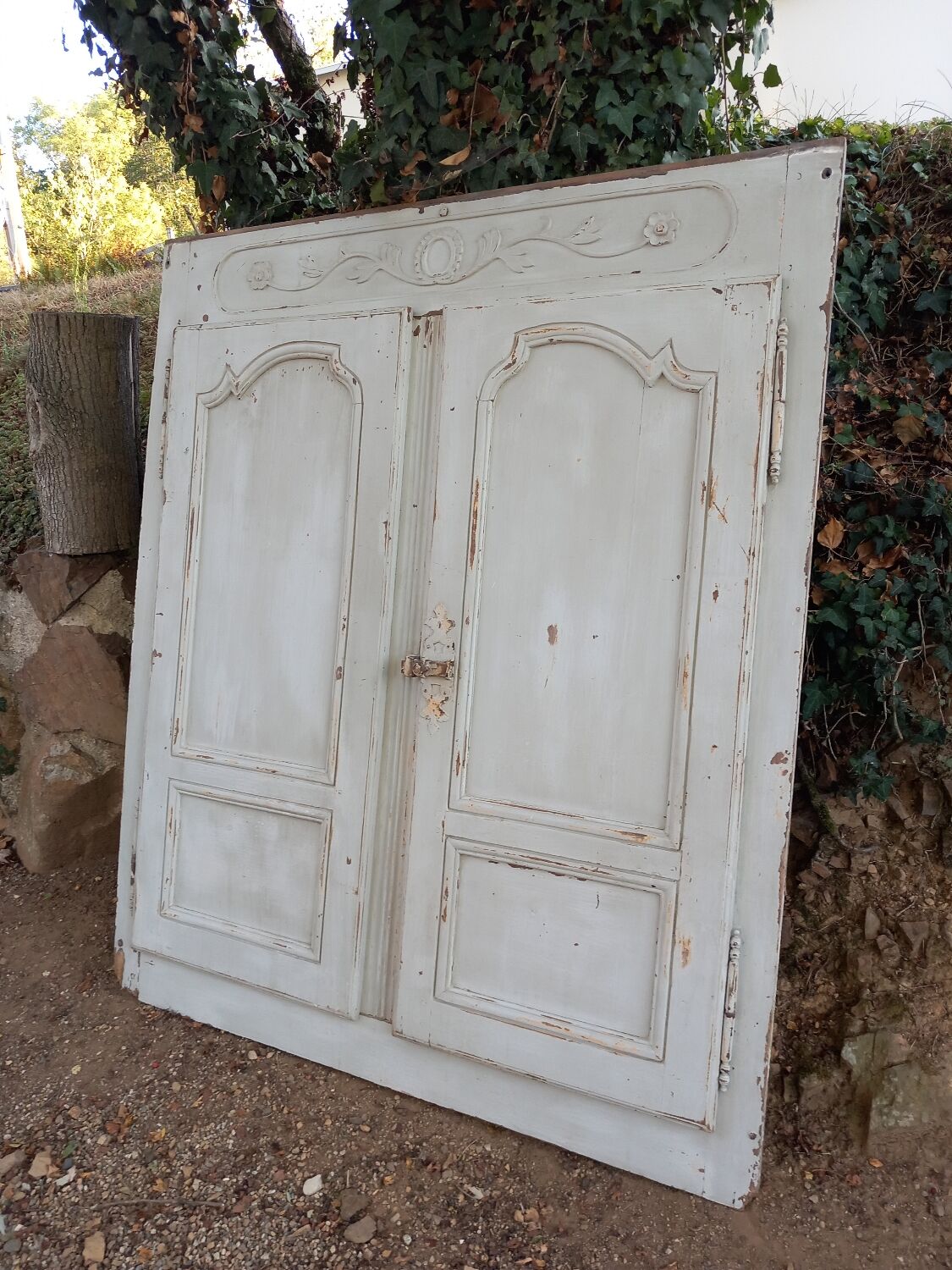 2 portes de placard anciennes en bois avec chassis