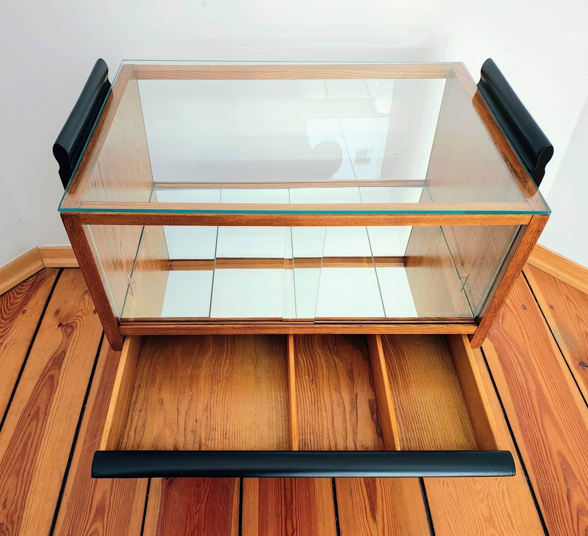 Czechoslovakian Trolley Bar by Jindřich Halabala for Up Závody, 1930s