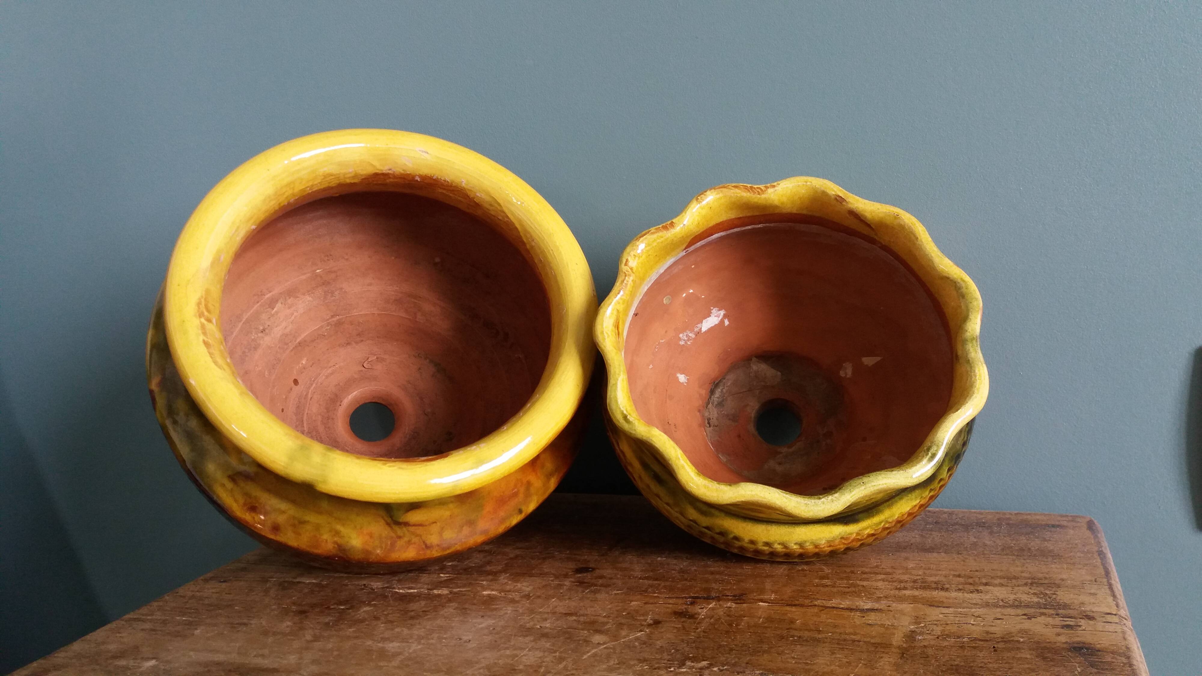 Flower pots, Provençal pottery in glazed terracotta.