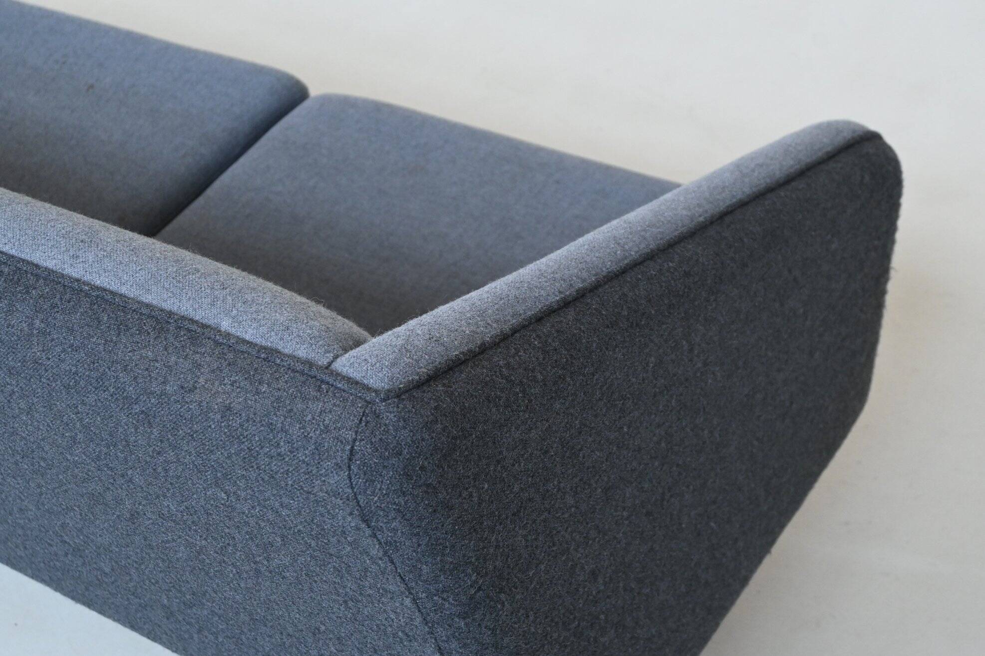 Canapé trois places Illum Wikkelso modèle ML-90 Laursen Danemark 1960